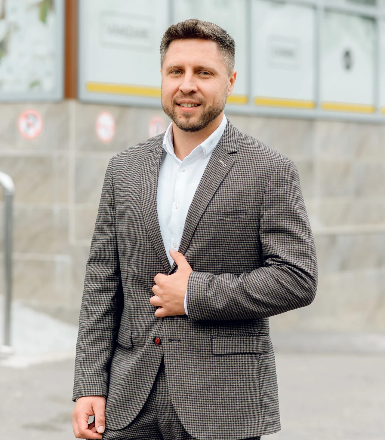 Vadim B.