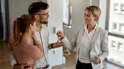 Noua lege pentru agenții imobiliari în Moldova: ce schimbări aduce și cum te afectează