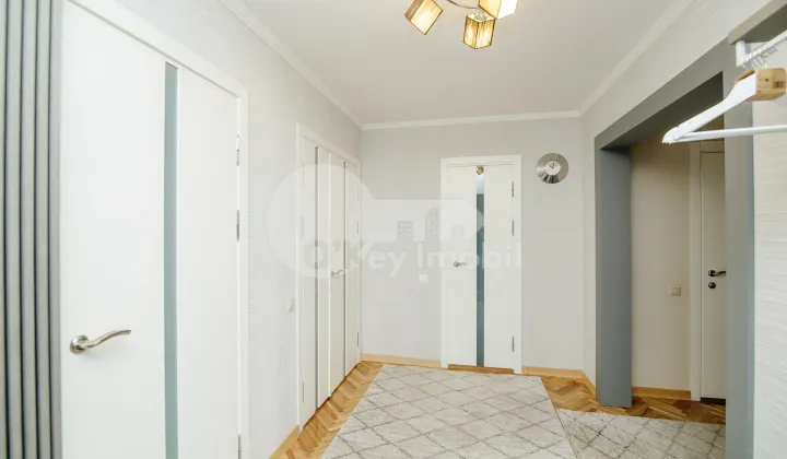 Apartament, Centru, PETRU MOVILĂ