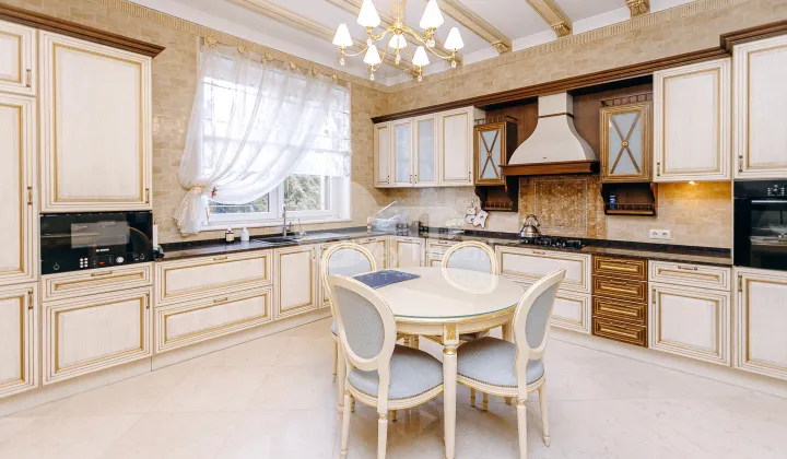 Casă, Telecentru, DRUMUL VIILOR