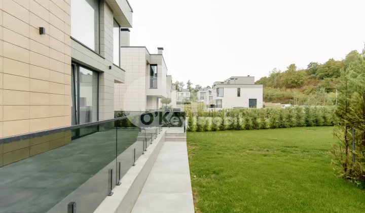 Casă, Botanica, PĂȘUNILOR