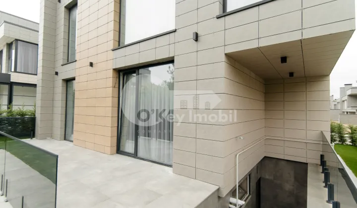 Casă, Botanica, PĂȘUNILOR