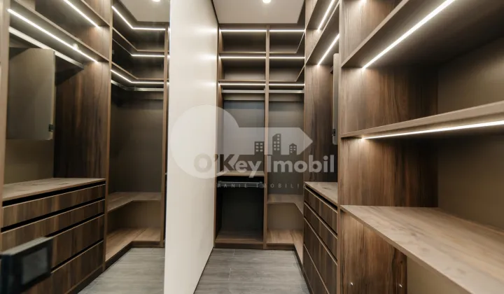 Casă, Botanica, PĂȘUNILOR