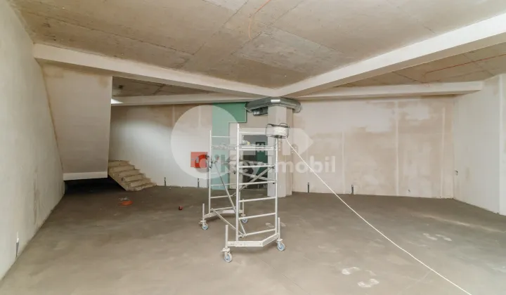 Spațiu comercial, DUMBRAVA