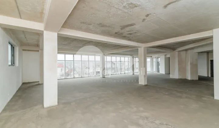 Spațiu comercial, DUMBRAVA