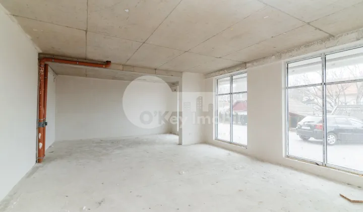 Spațiu comercial, STRĂȘENI