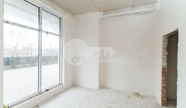 Spațiu comercial, STRĂȘENI