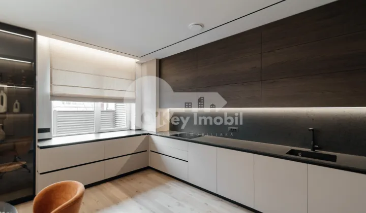 Casă, Centru, LACULUI