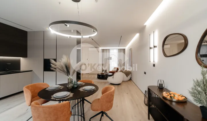 Casă, Centru, LACULUI