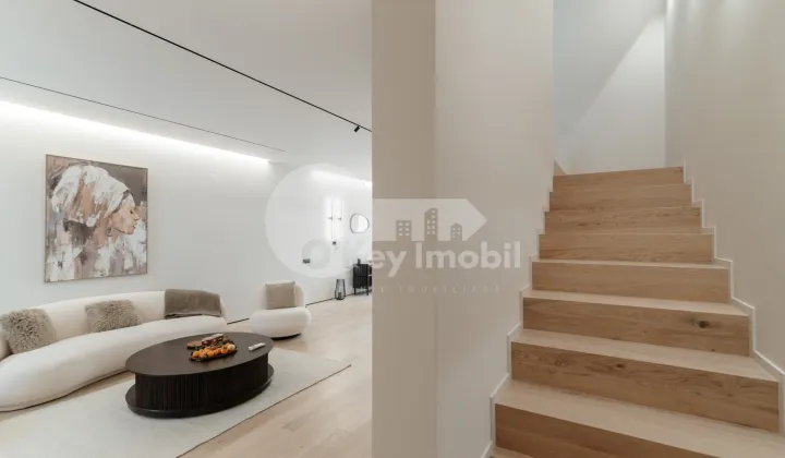 Casă, Centru, LACULUI