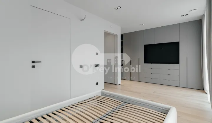 Casă, Centru, LACULUI