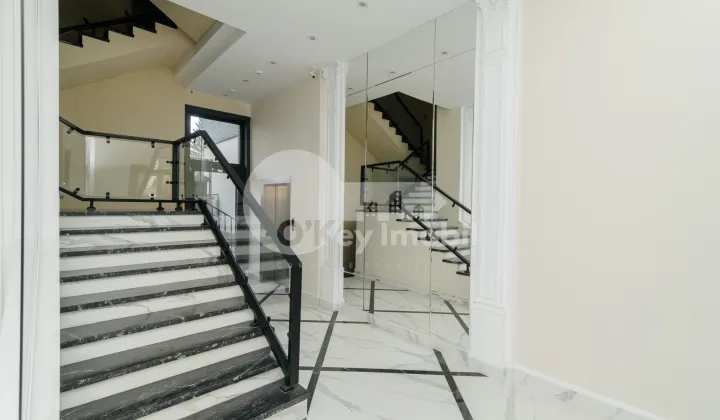 Oficiu, Centru, VERONICA MICLE