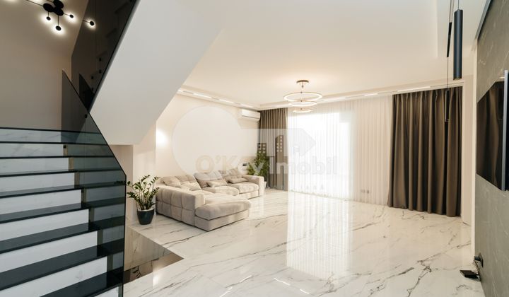 Casă, Botanica, PĂȘUNILOR