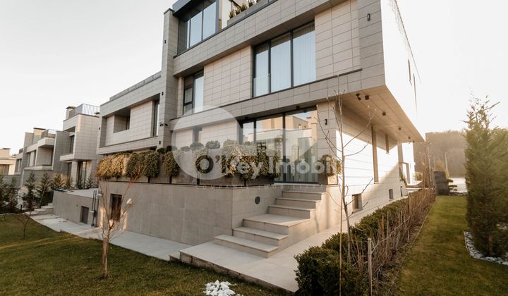 Casă, Botanica, PĂȘUNILOR