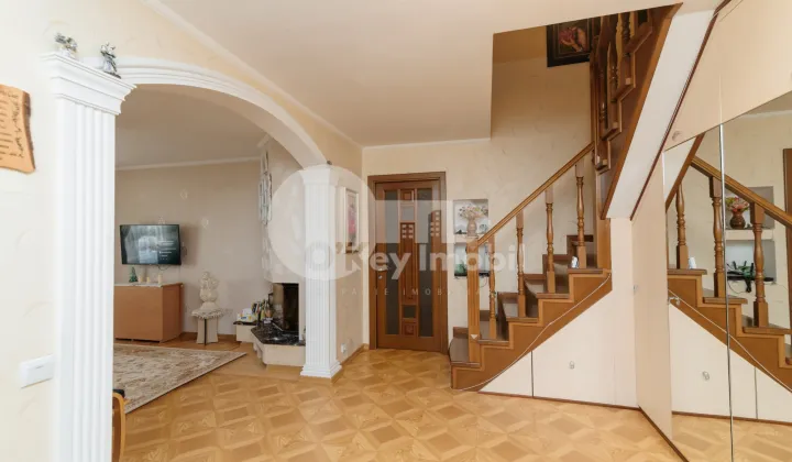 Apartament, Poșta Veche, CEUCARI