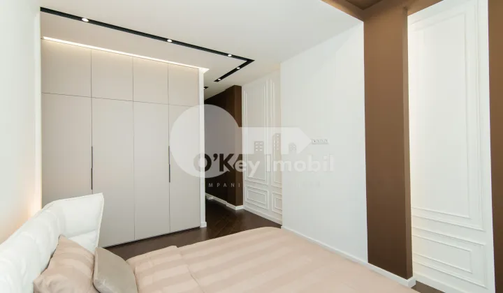 Penthouse, Centru, MELESTIU