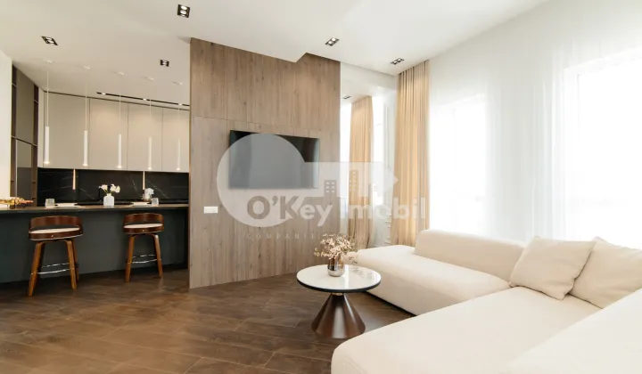 Penthouse, Centru, MELESTIU