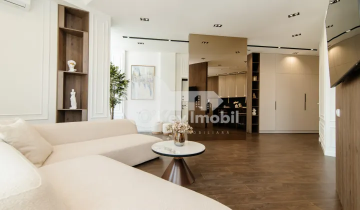 Penthouse, Centru, MELESTIU