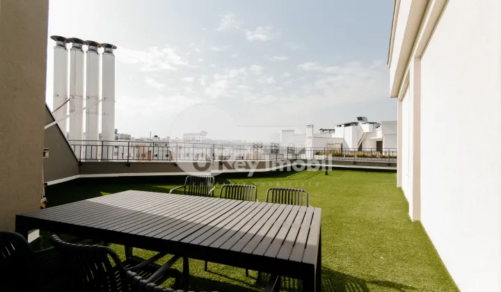 Penthouse, Centru, MELESTIU