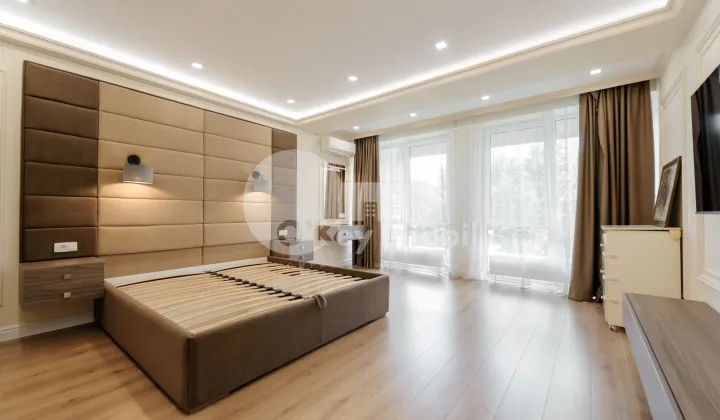 Apartament, Centru, SERGHEI LAZO