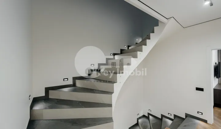 Townhouse, Centru, DÎMBULUI