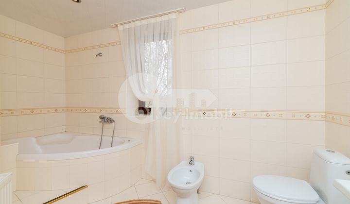 Casă, Centru, DÎMBULUI