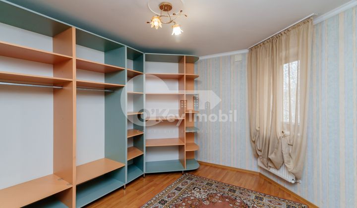 Casă, Centru, DÎMBULUI