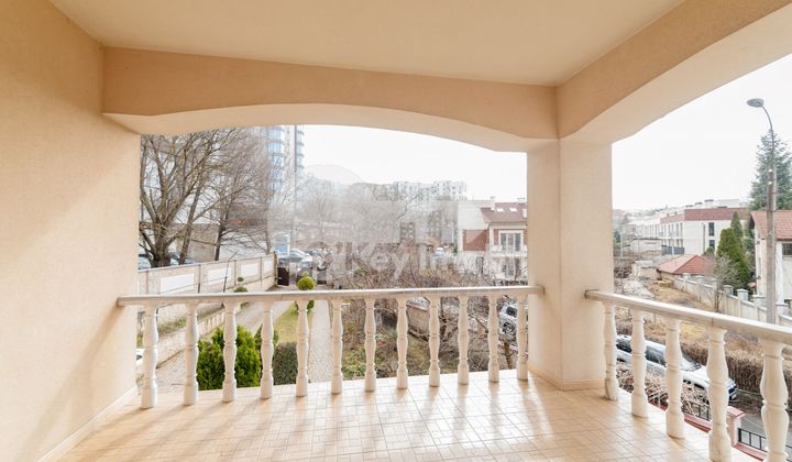 Casă, Centru, DÎMBULUI