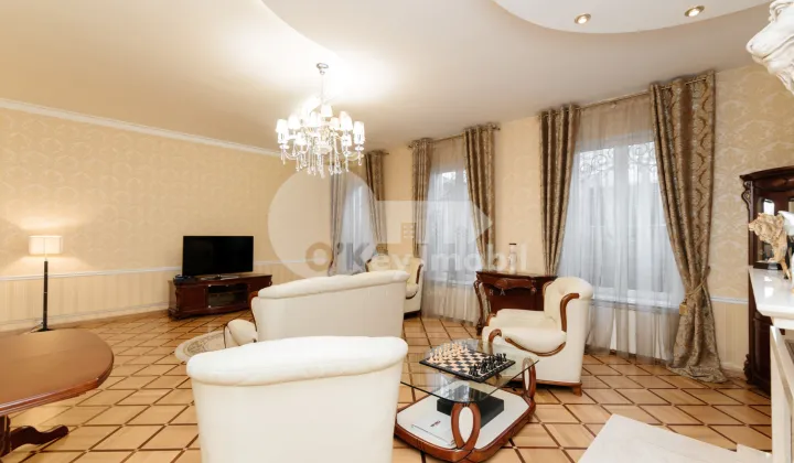 Casă, Buiucani, PRIMĂVERII