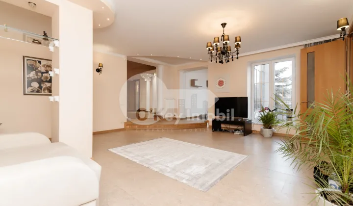 Casă, Buiucani, PRIMĂVERII