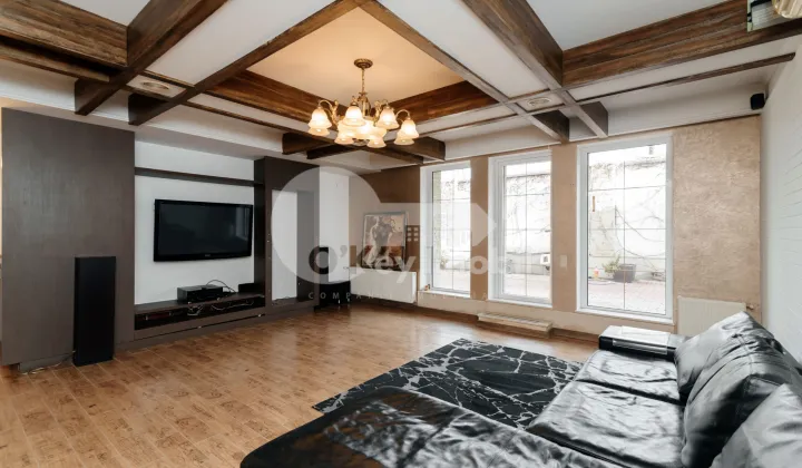 Casă, Buiucani, PRIMĂVERII