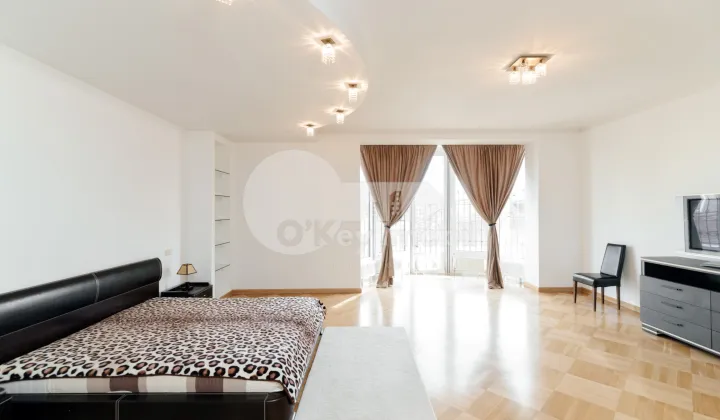 Casă, Buiucani, PRIMĂVERII