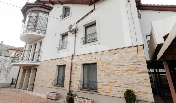 Casă, Buiucani, PRIMĂVERII