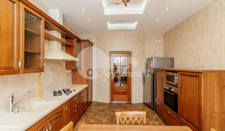 Casă, Buiucani, DONICI