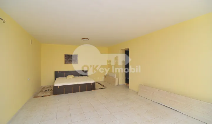 Casă - str-la Mihai Eminescu - Botanica