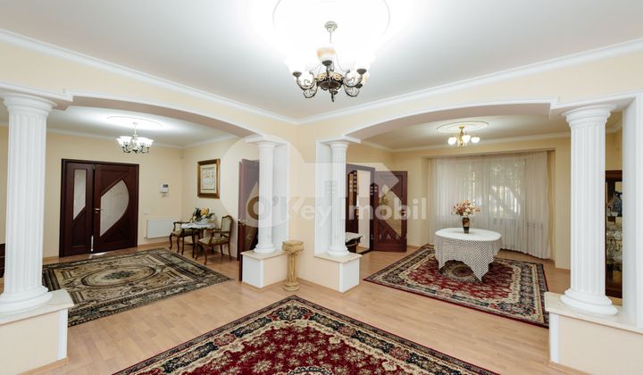 Casă, Centru, DÎMBULUI