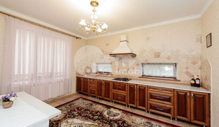 Casă, Centru, DÎMBULUI