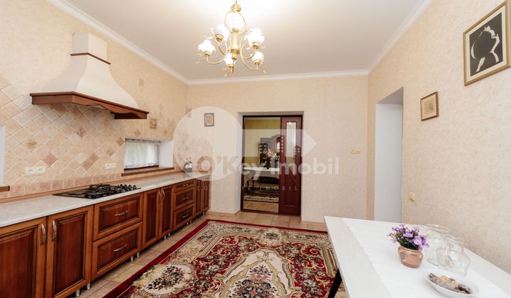 Casă, Centru, DÎMBULUI