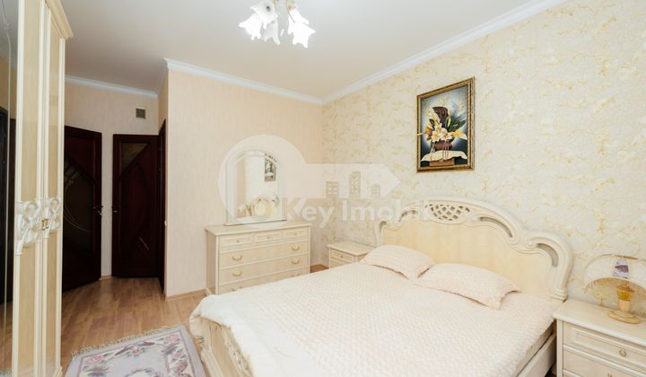 Casă, Centru, DÎMBULUI