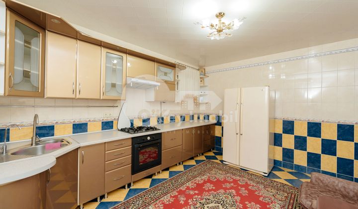 Casă, Centru, DÎMBULUI