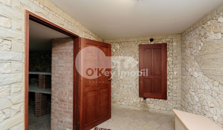 Casă, Centru, DÎMBULUI