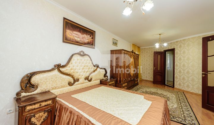 Casă, Centru, DÎMBULUI