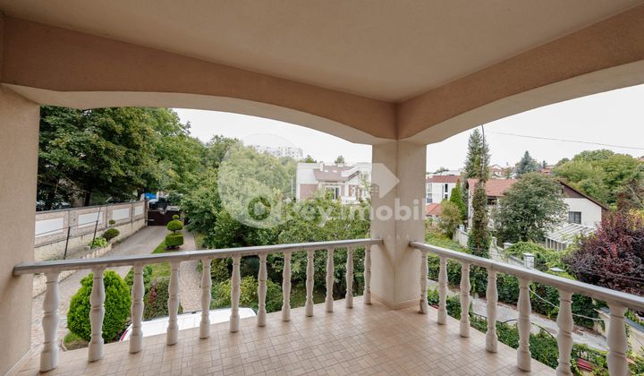 Casă, Centru, DÎMBULUI