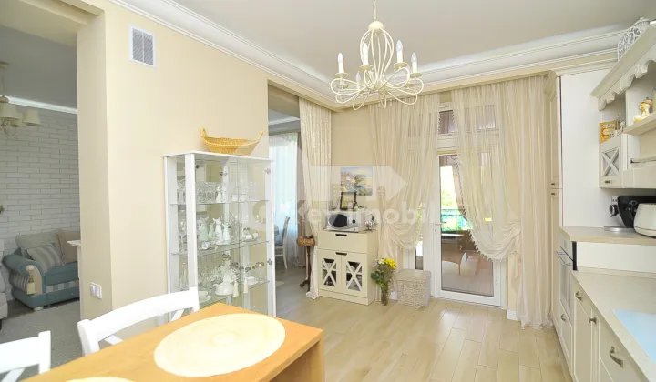 Casă, Centru, MOARA ROȘIE