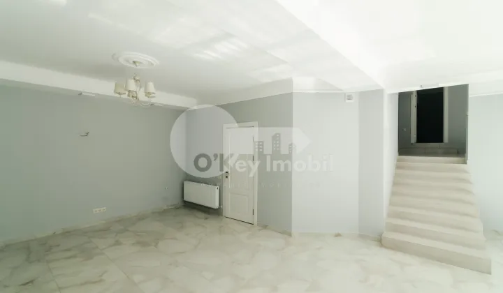 Oficiu, Centru, ROMANĂ