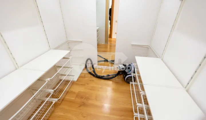 Apartament, Centru, CONSTANTIN VÂRNAV