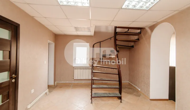 Oficiu, Centru, PETRU MOVILĂ