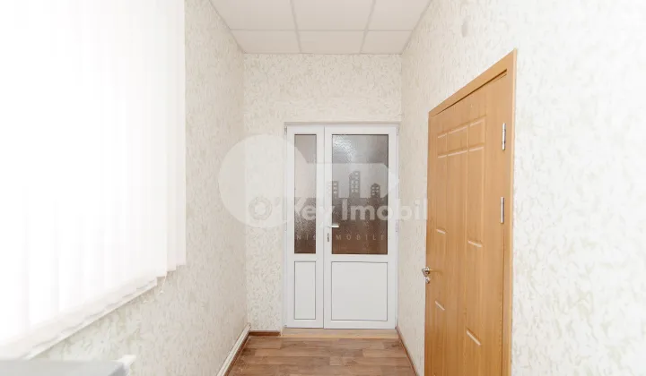 Oficiu, Centru, PETRU MOVILĂ