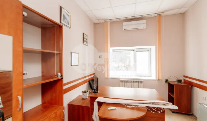 Oficiu, Centru, PETRU MOVILĂ