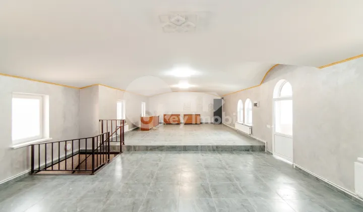 Oficiu, Centru, PETRU MOVILĂ